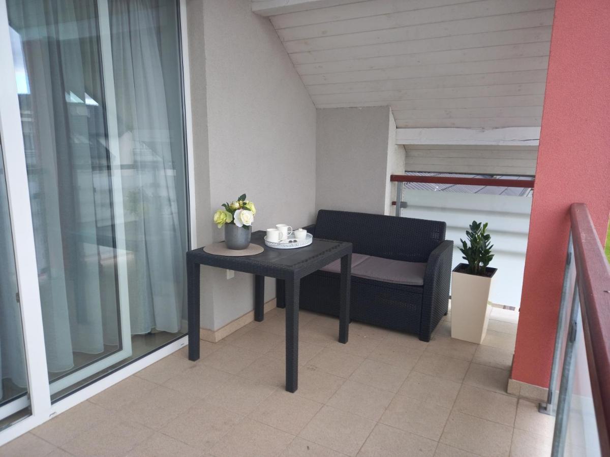 Apartament 130 Darlowko Esterno foto